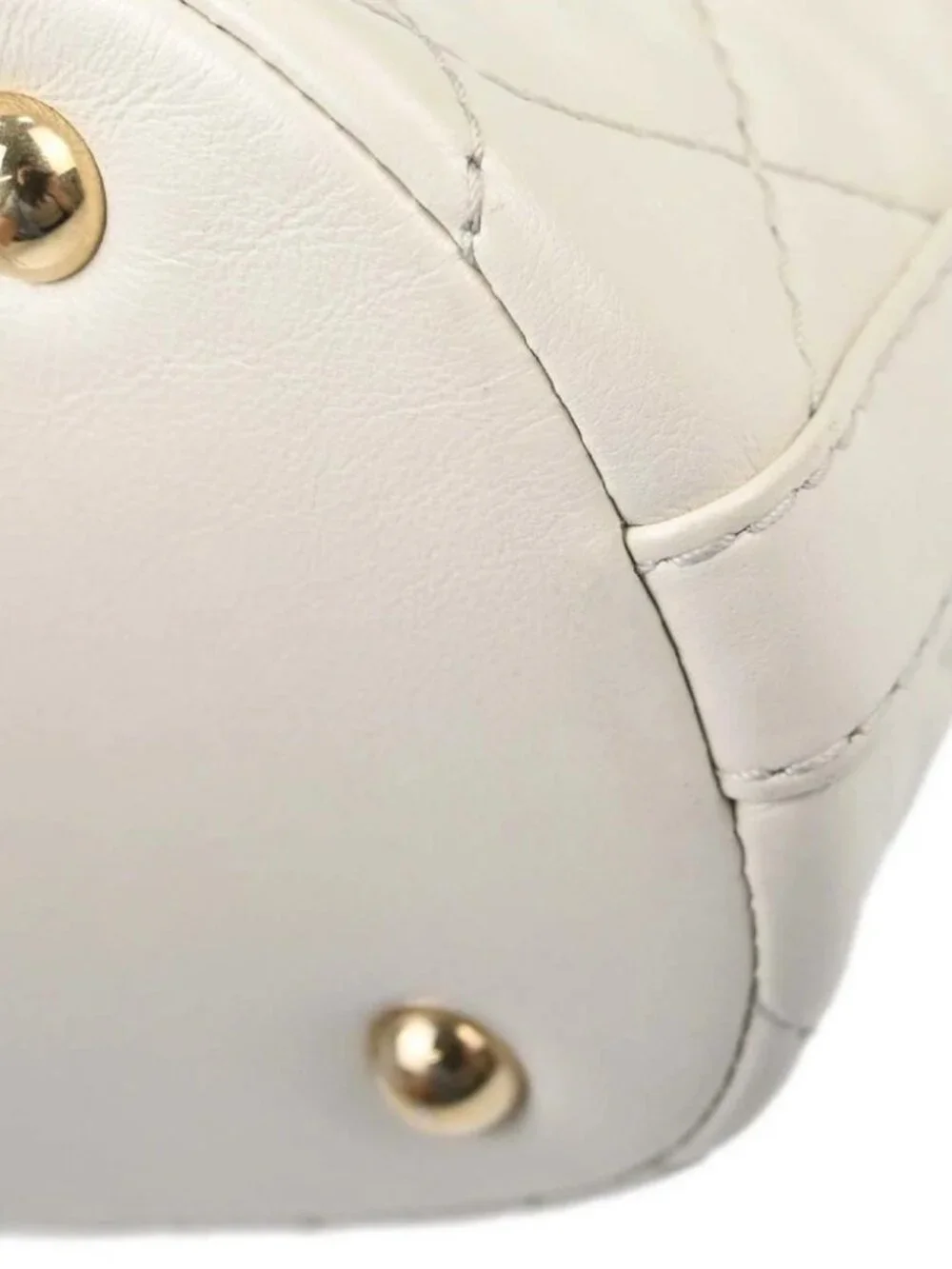 Chanel White Leather Matelasse Bucket Chain Shoulder Bag